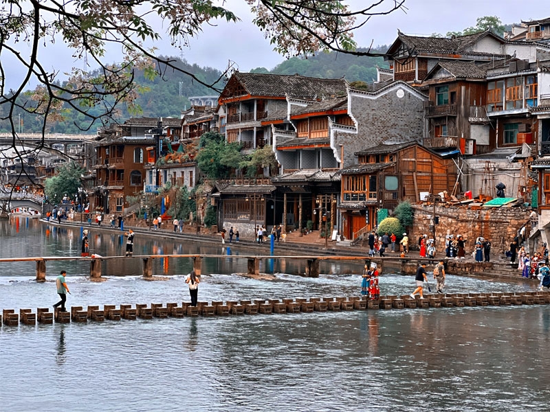 TOUR TRUNG QUỐC : TRƯƠNG GIA GIỚI – PHƯỢNG HOÀNG CỔ TRẤN
