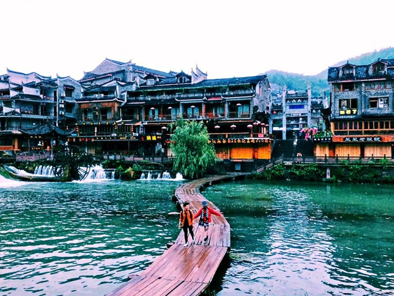 TOUR TRUNG QUỐC : TRƯƠNG GIA GIỚI – PHƯỢNG HOÀNG CỔ TRẤN