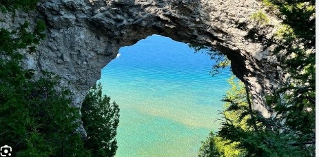 KHÁM PHÁ TUYỆT ĐẸP VÙNG BẮC MỸ NGŨ ĐẠI HỒ CHICAGO: Tahquamenon Falls - Milwaukee - Lake Huron - Lake Superior - Lake Michigan - Traverse City & Holland